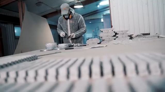 Классическая переливная решетка